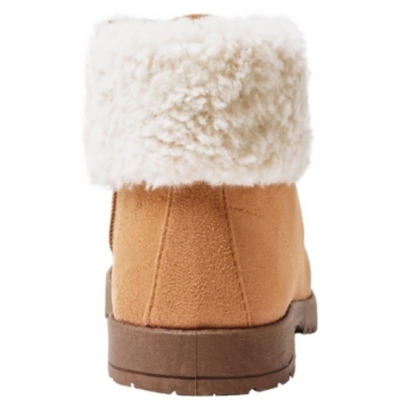 Kids Fur Cuff Lug Sole Boot Girls Size 5 MSRP $42 - Picture 5 of 9